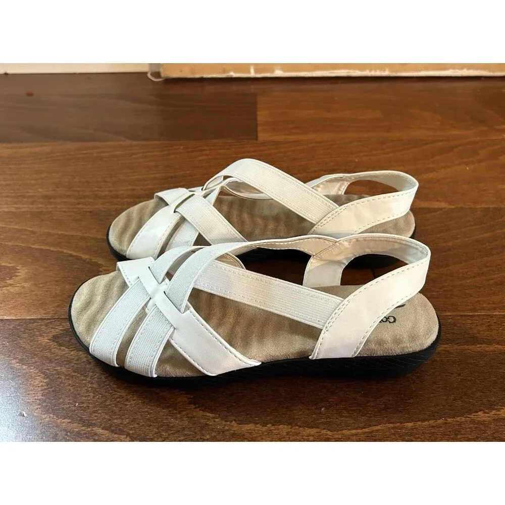 Easy Street Women's Janice Wedge Sandal Faux Leather Slip On Open Toe NWOT 5.5 M